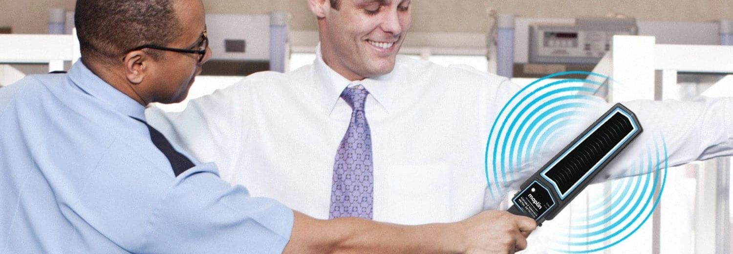 مقایسه گیت فلزیاب و راکت بازرسی بدنی